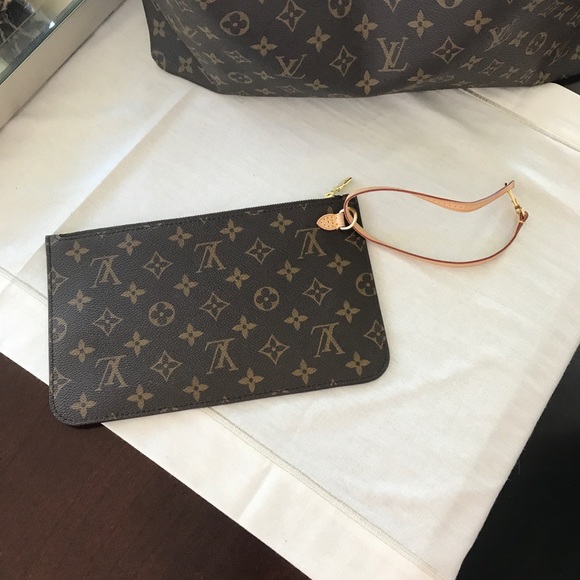 Louis Vuitton Handbags - Authentic Louis Vuitton Neverfull GM Wallet